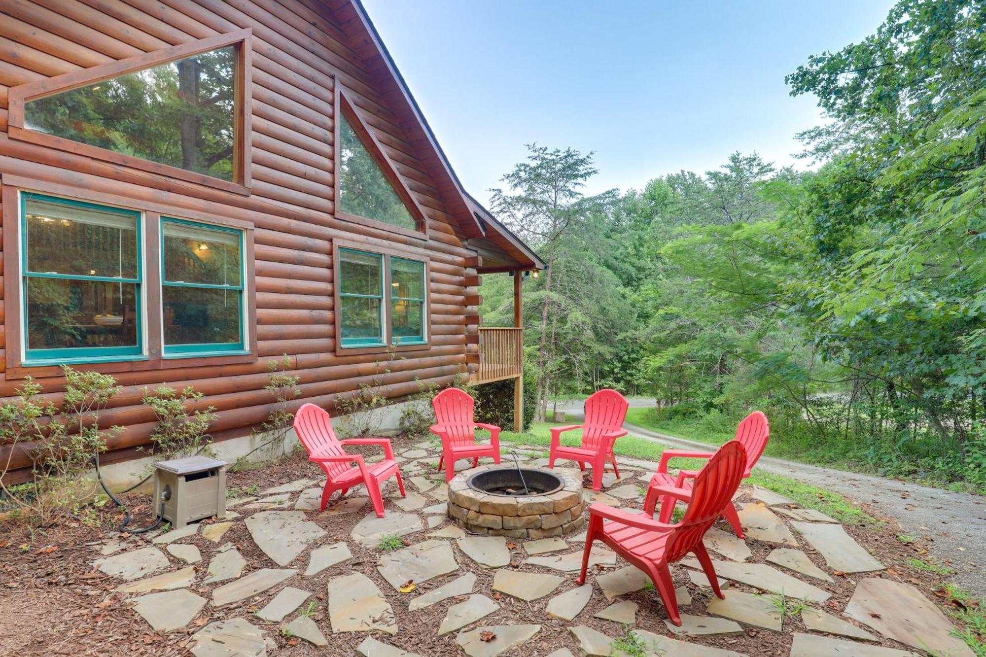 Moonshine Manor Cabin With Hot Tub, Near Lake Lure Exterior photo