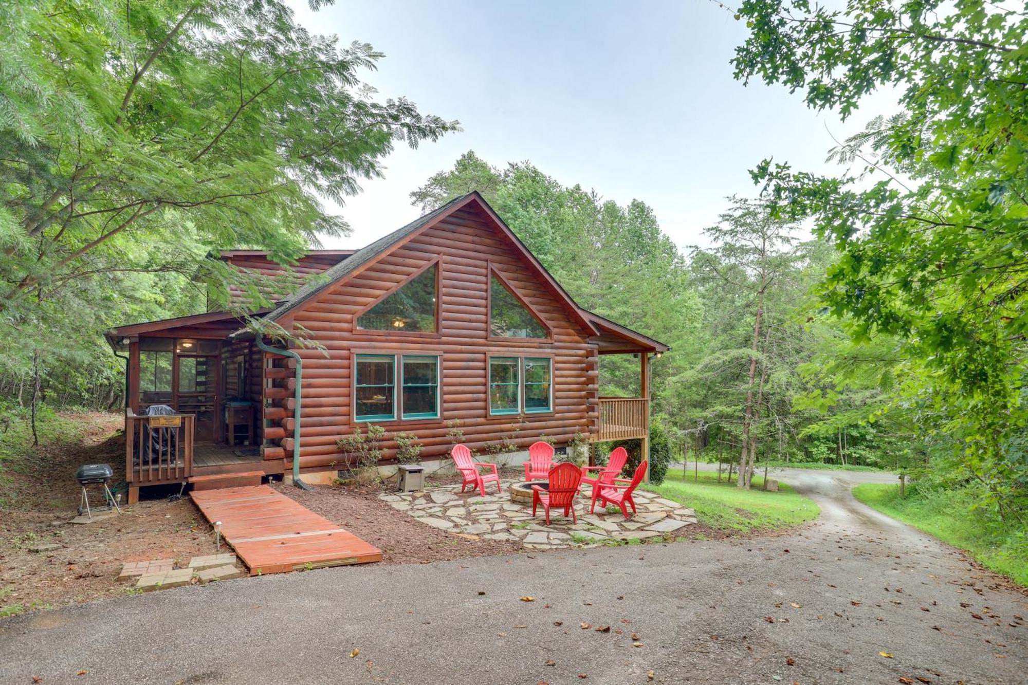 Moonshine Manor Cabin With Hot Tub, Near Lake Lure Exterior photo